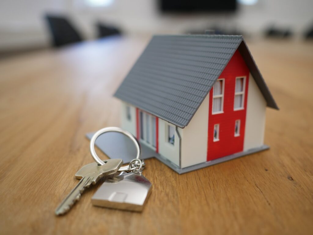 Mandataire immobilier au bureau